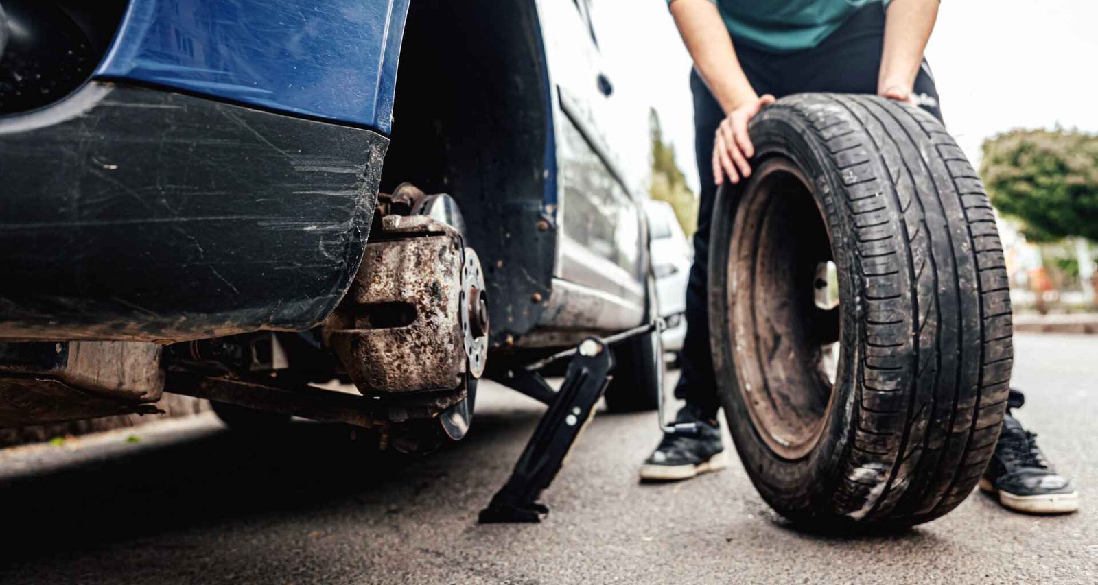 Top 5 Crucial Signs Your Car Needs New Tyres — Expert Advice from Asif Traders